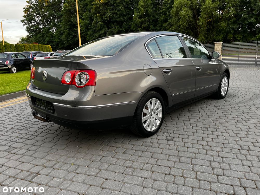 Volkswagen Passat 1.6 Exclusive - 3