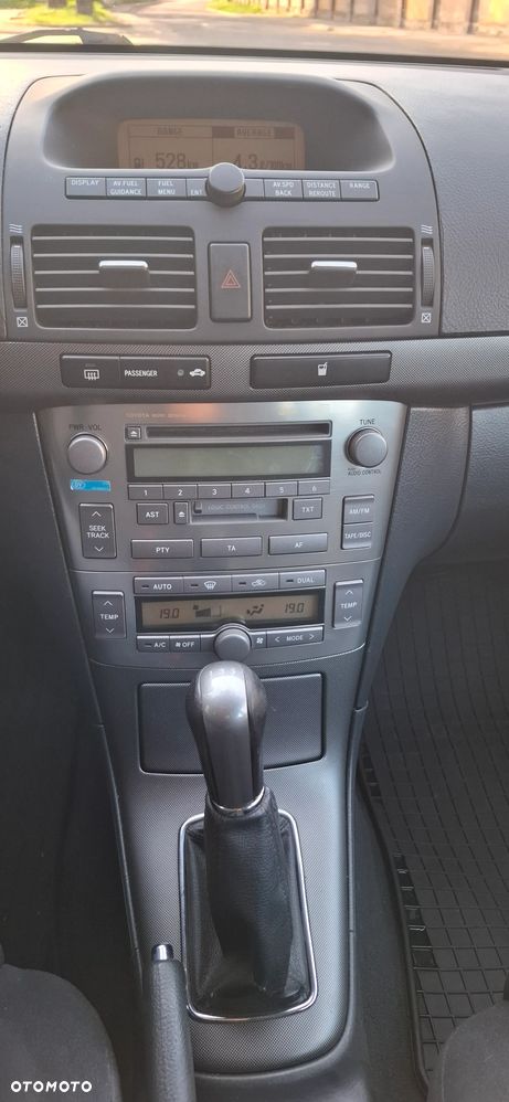 Toyota Avensis 2.0 D-4D Sol Plus - 10