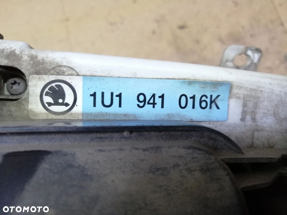Skoda Octavia I Lift lampy przód komplet 1U1941015K 1U1941016K EU - 17