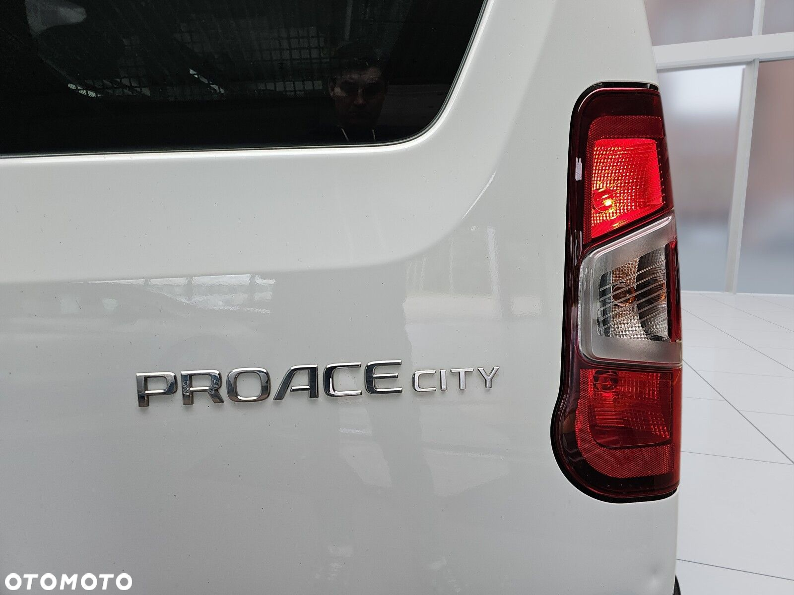 Toyota ProAce 2.3T 1.5D-4D 100KM long FurgonBrygActive - 24