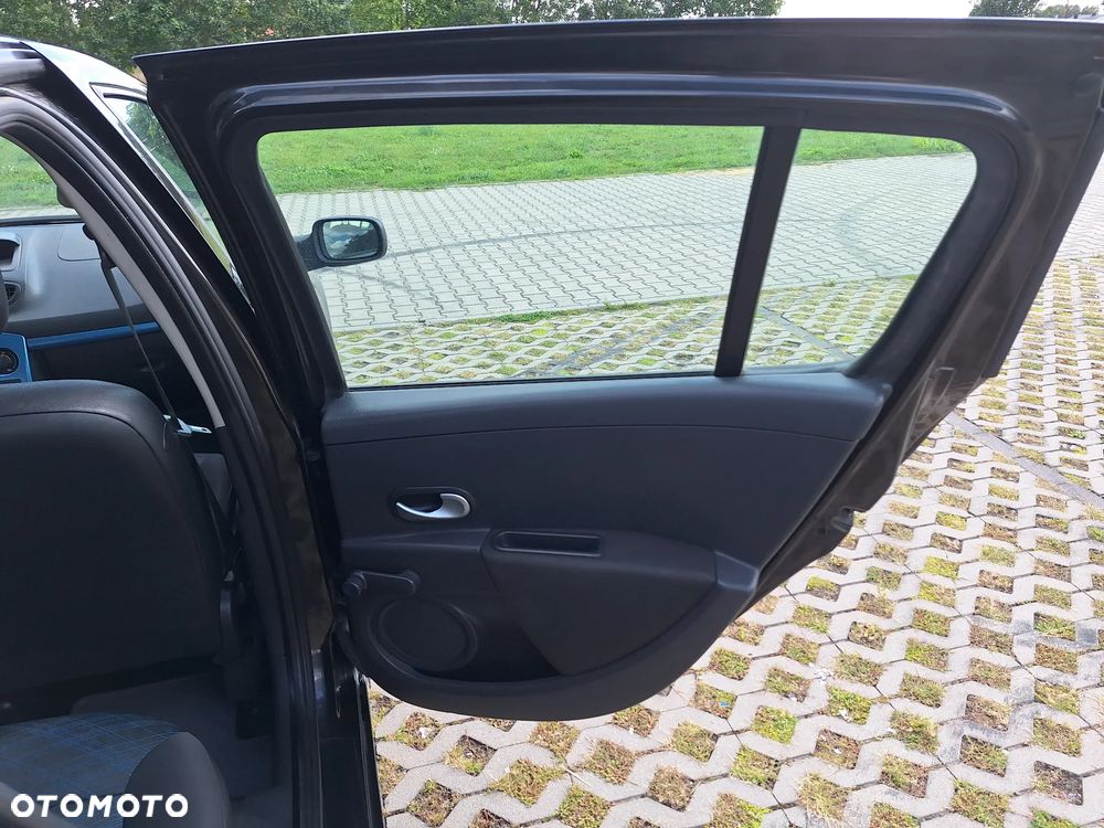 Renault Clio - 12