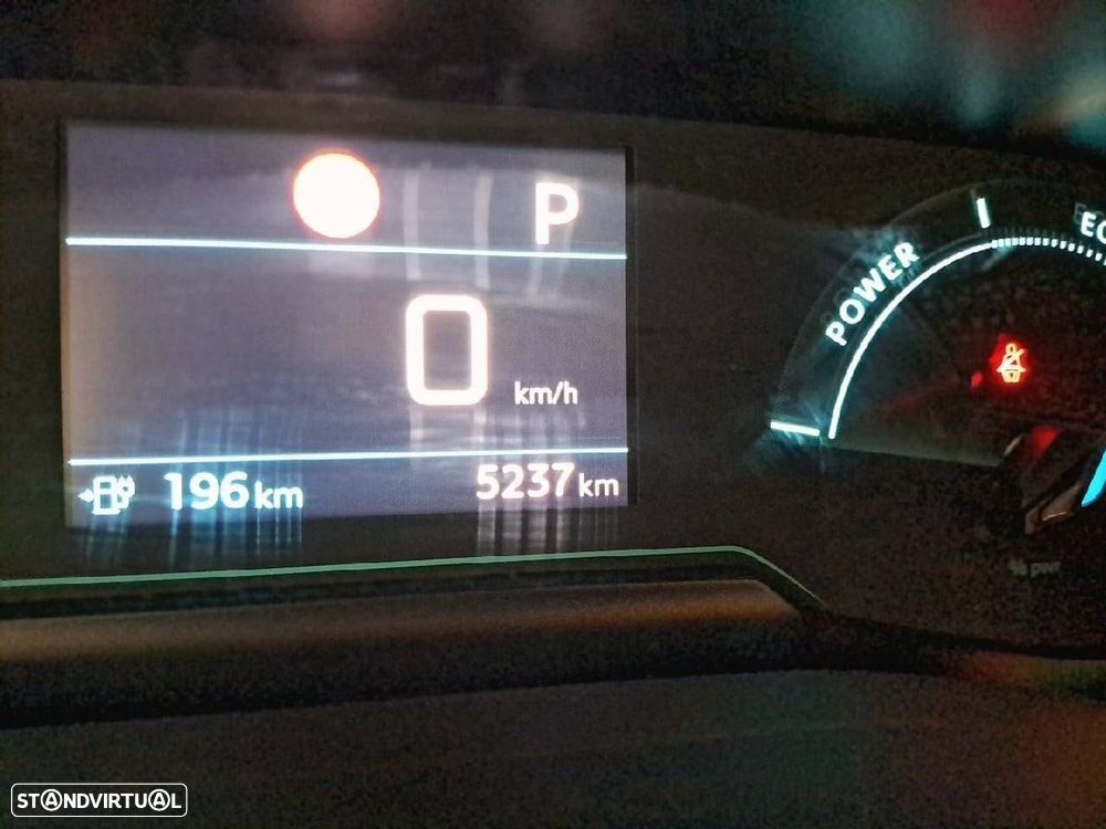 Peugeot e-208 50 kWh Style — fotografia 13