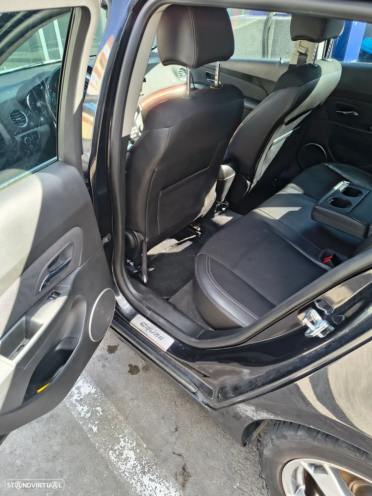 Chevrolet Cruze SW 1.7 VCDi LTZ - 11