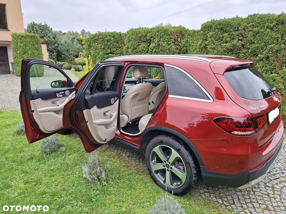 Mercedes-Benz GLC 300 4Matic 9G-TRONIC Exclusive - 6