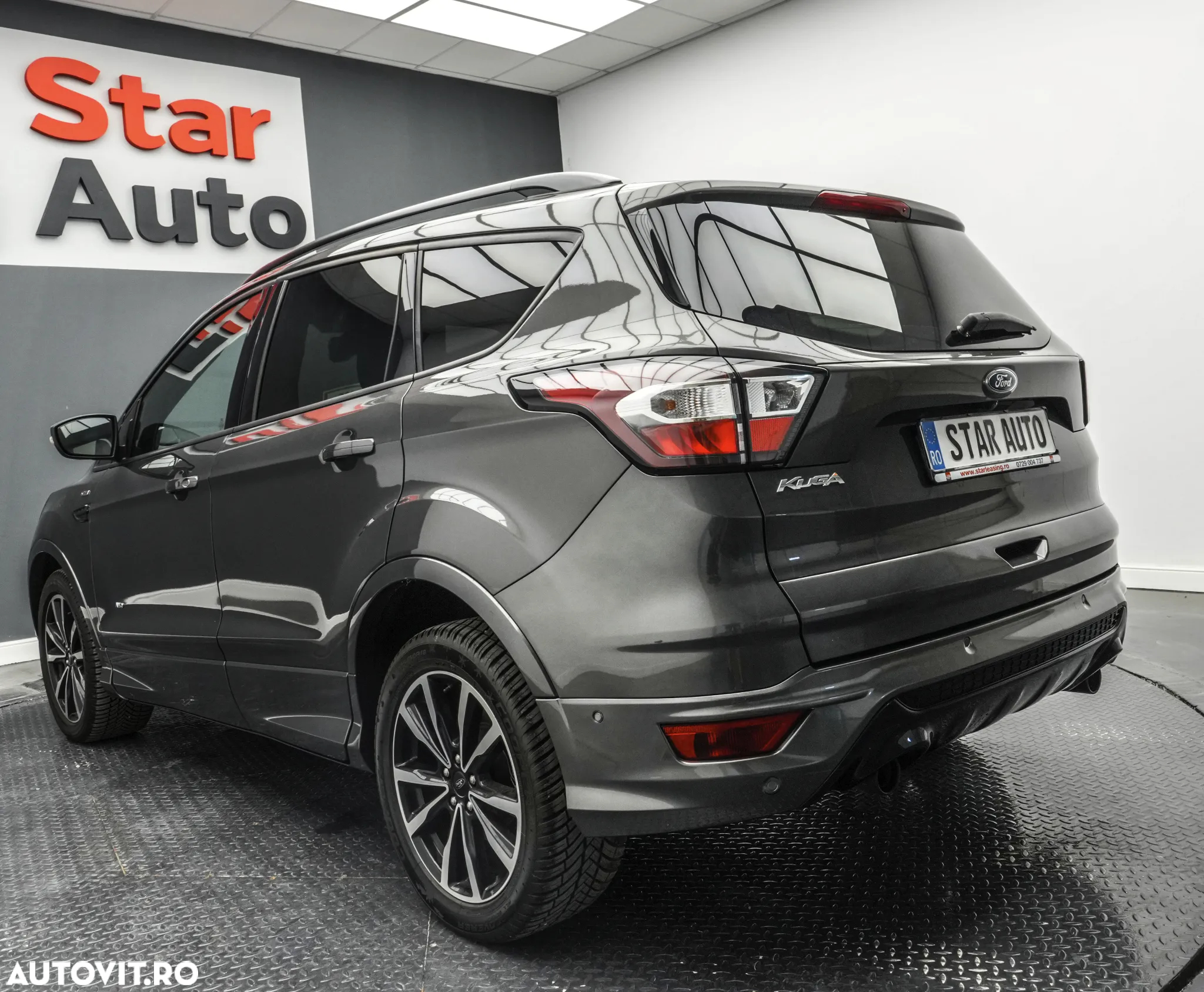 Ford Kuga 2.0 TDCi 4WD Powershift ST-Line - 4