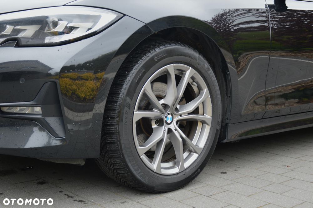 BMW Seria 3 320d MHEV Sport Line - 37