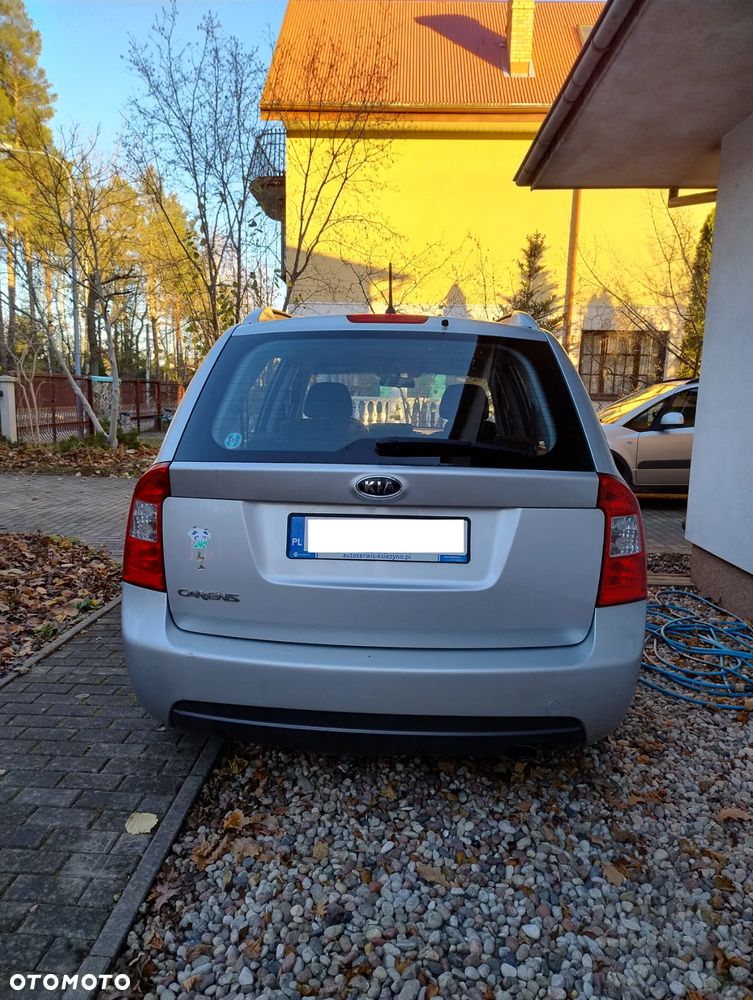 Kia Carens - 3