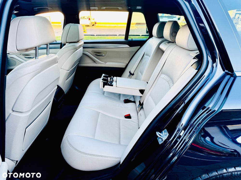 BMW Seria 5 520d Touring - 28