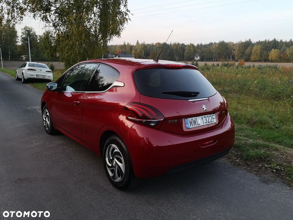 Peugeot 208 2016 photo 4