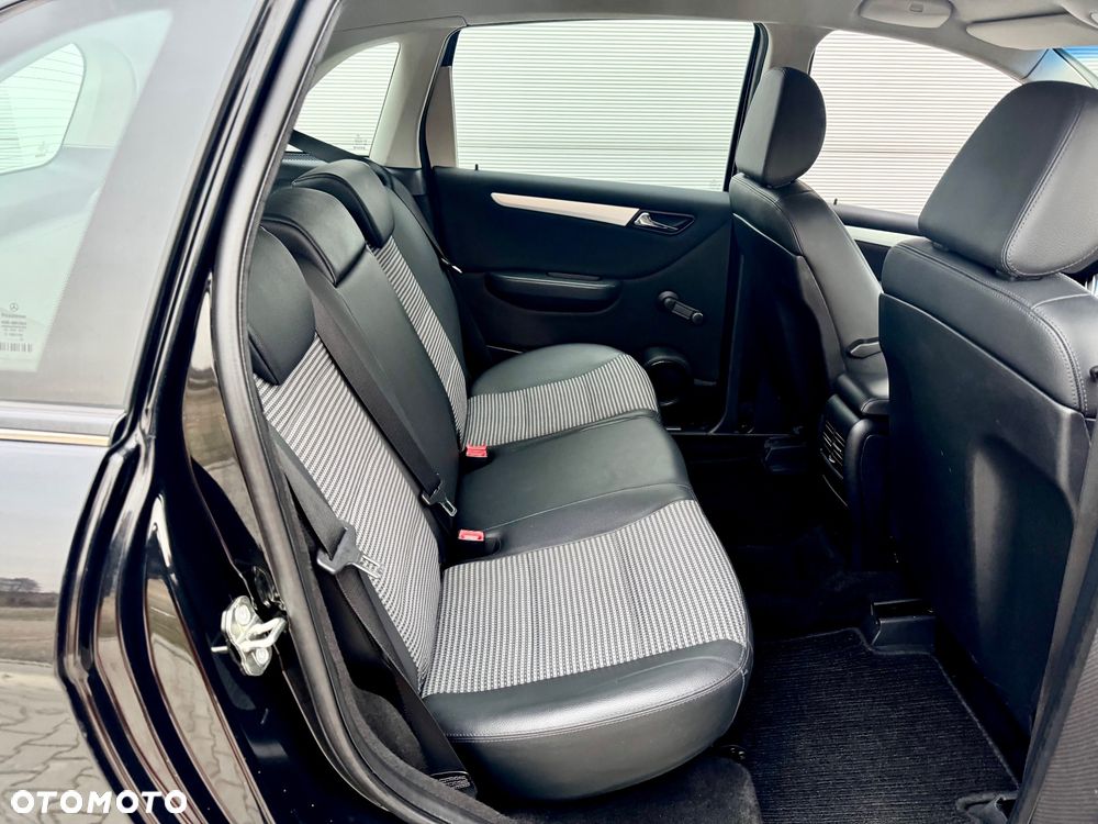 Mercedes-Benz Klasa B 180 CDI - 27