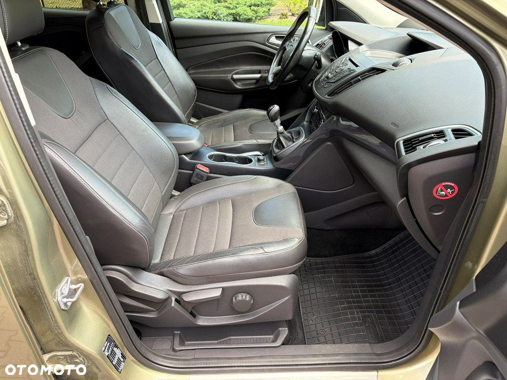 Ford Kuga - 16