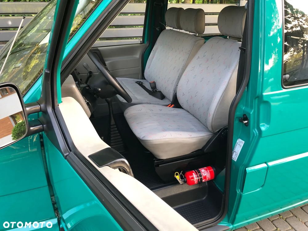 Volkswagen Transporter Mixt - 24