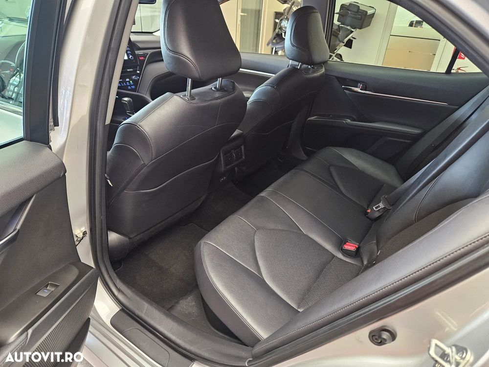 Toyota Camry 2.5 Business - 12