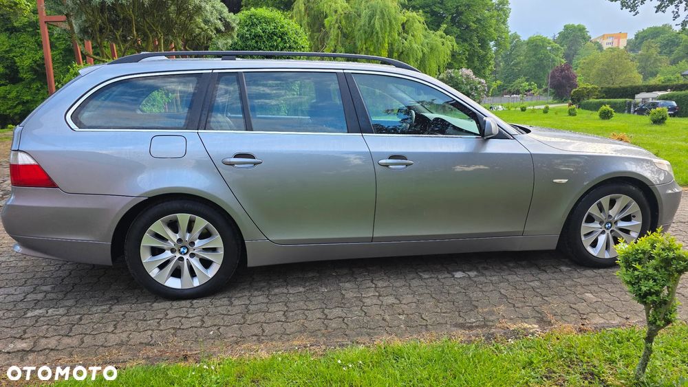 BMW Seria 5 525d - 15