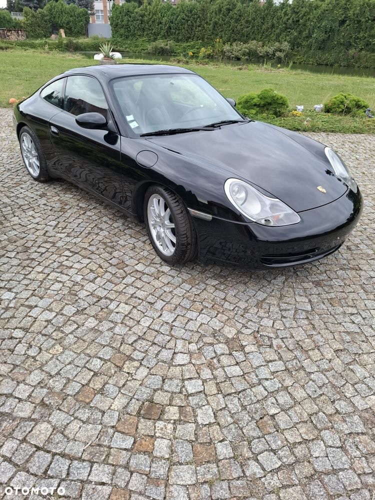 Porsche 911 Carrera - 1