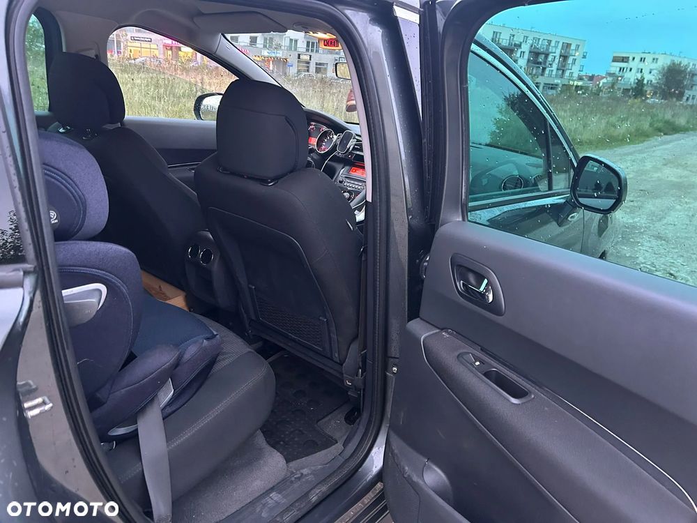 Peugeot 3008 1.6 HDi Premium - 12