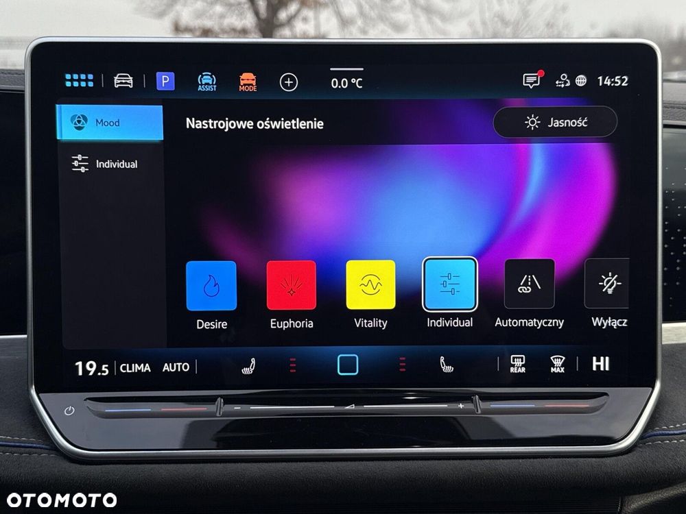 Volkswagen Passat Variant 2.0 TDI SCR 4Mot R-Line DSG - 28