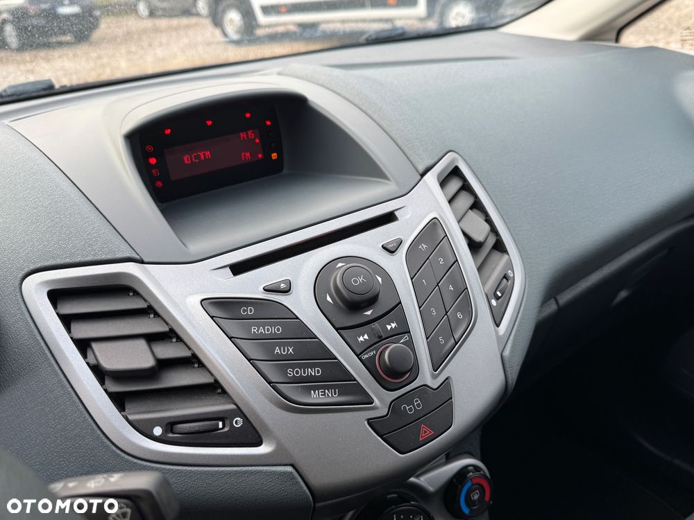 Ford Fiesta 1.25 Celebration - 21