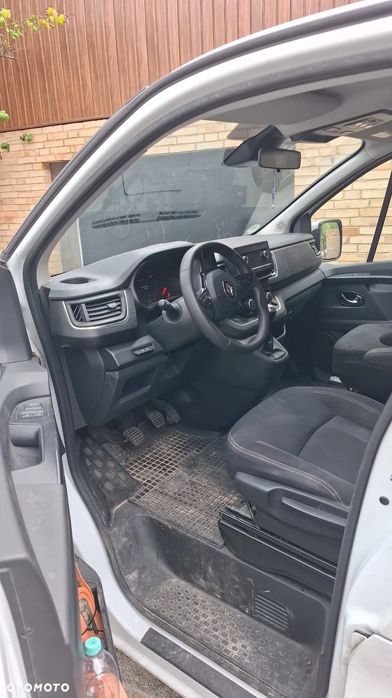 Renault Trafic 2023 photo 2