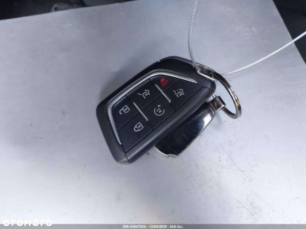 Cadillac Escalade - 13