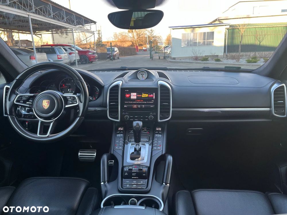 Porsche Cayenne Turbo - 13