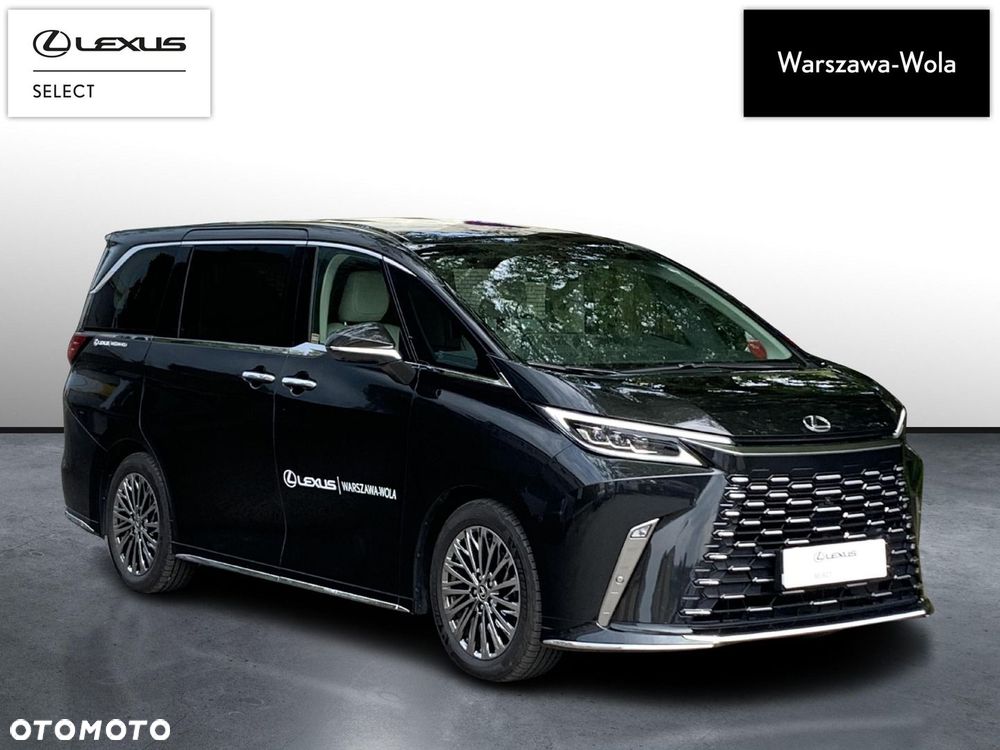 Lexus LM - 9