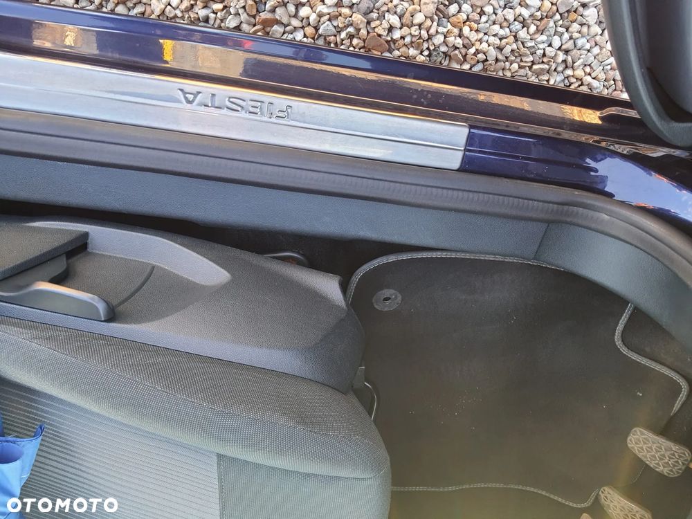 Ford Fiesta 1.6 TDCi DPF Titanium - 4