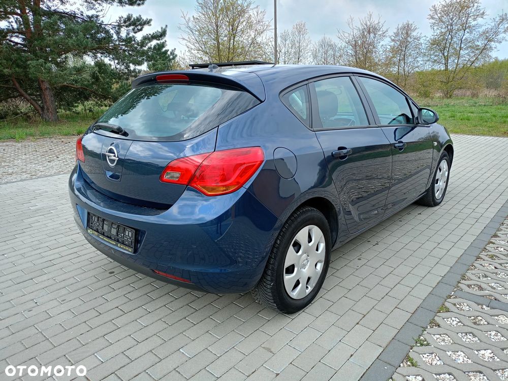 Opel Astra - 4