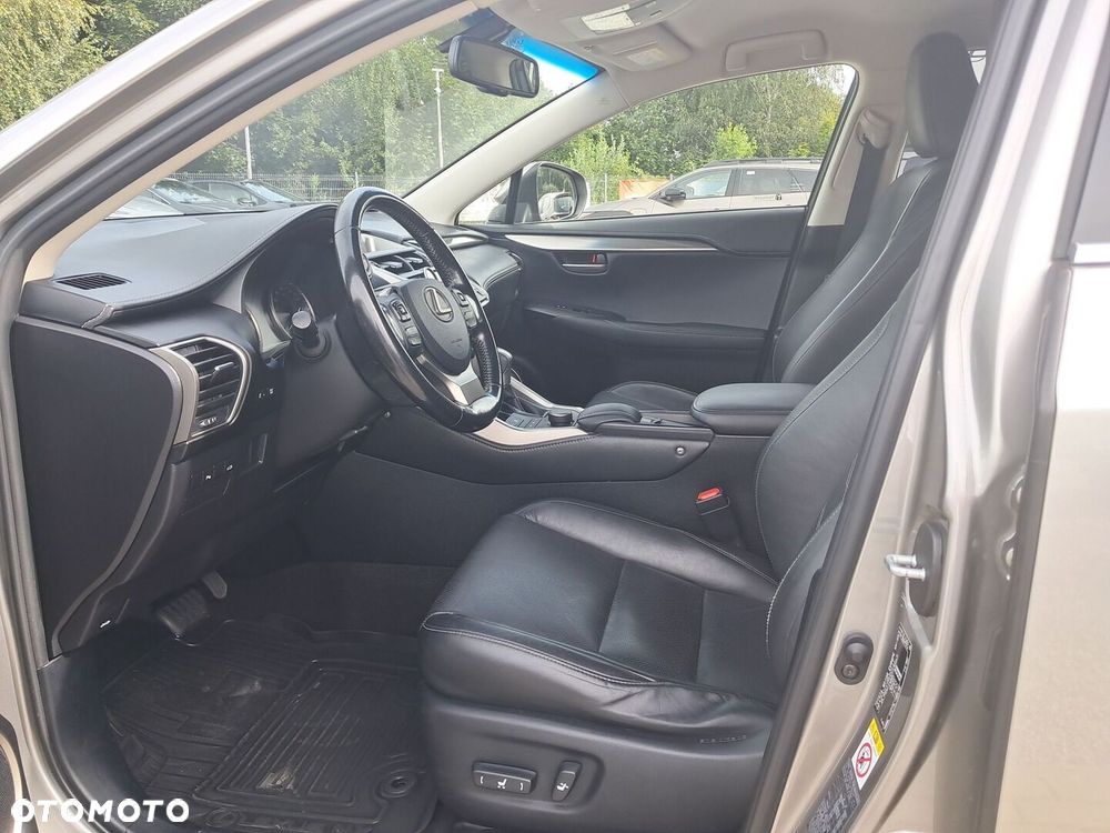 Lexus NX 300h Comfort AWD - 12