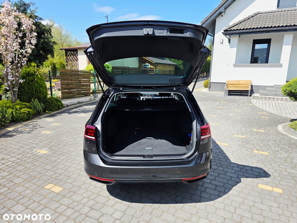Volkswagen Passat Variant 2.0 TDI EVO Elegance DSG - 24