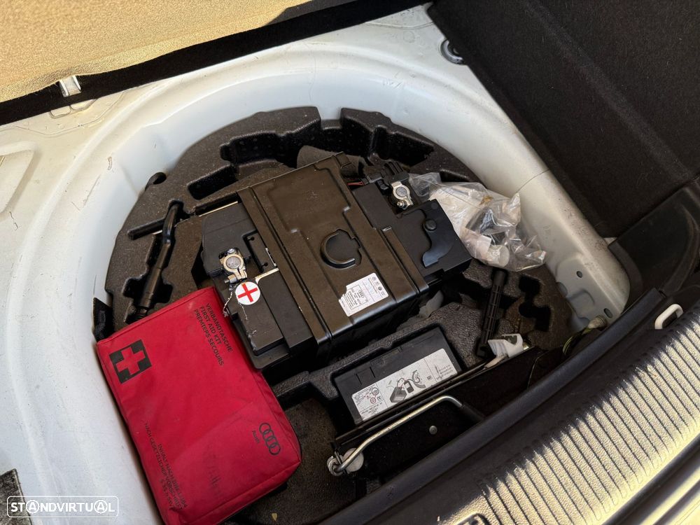 Audi A1 1.6 TDI S line Sport Pack - 32