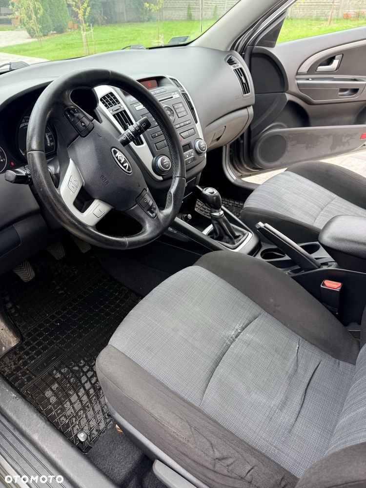 Kia Ceed - 7