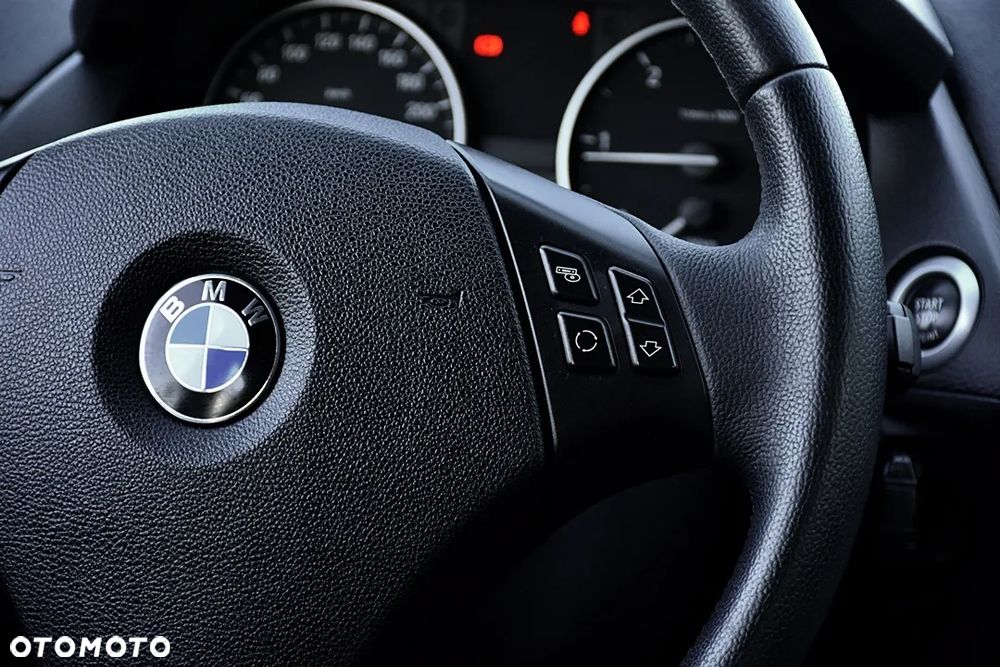 BMW X1 sDrive18d xLine - 19