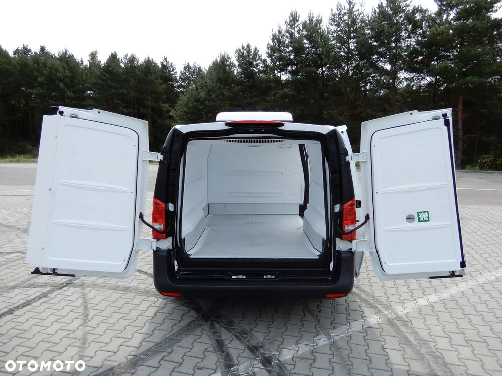 Mercedes-Benz VITO 114 CDI KERSTNER -20 st. C LONG Długi L2 Model W447 Silnik 2.2 CDI 136 KM Serwis ASO Do Ostatniego Kilometra Stan Jak Nowy UNIKAT - 18