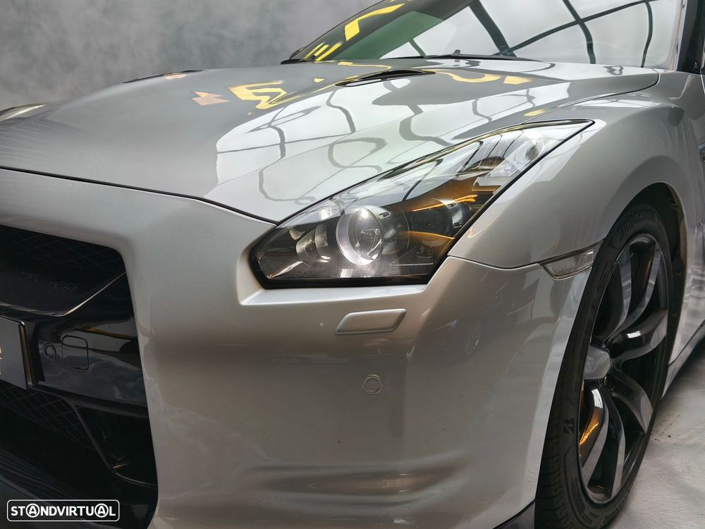 Nissan GT-R - 25