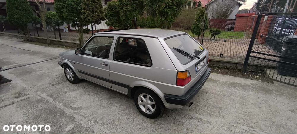 Volkswagen Golf 1.6 CL - 4