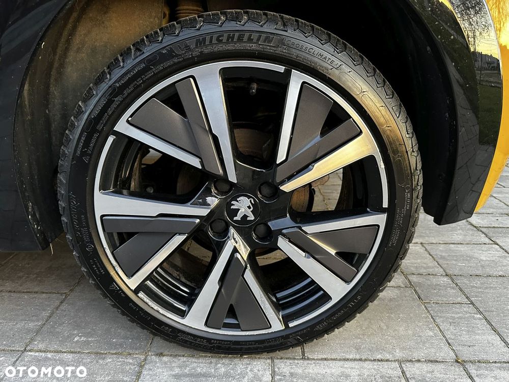 Peugeot 208 PureTech 100 GT - 38