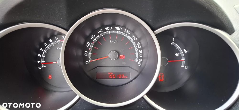 Kia Venga 1.4 L - 11
