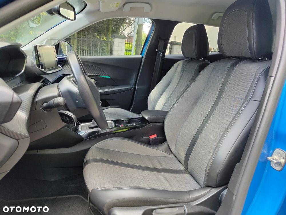 Peugeot 2008 1.2 PureTech Allure S&S - 10