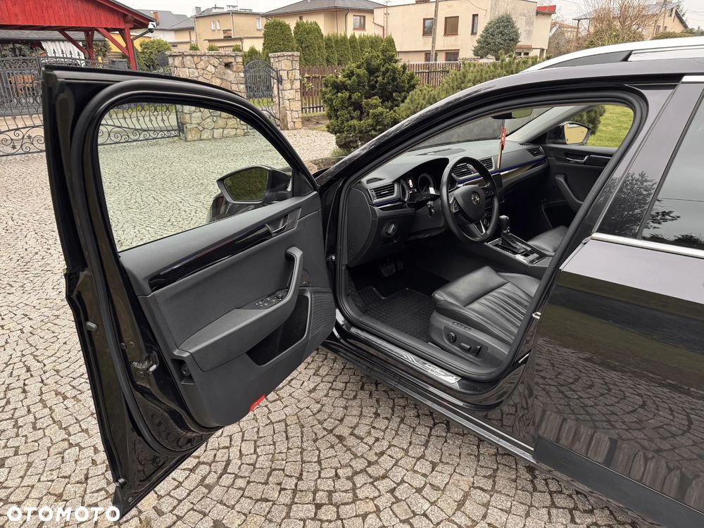 Skoda Superb 2.0 TDI SCR 4x4 L&K DSG - 9