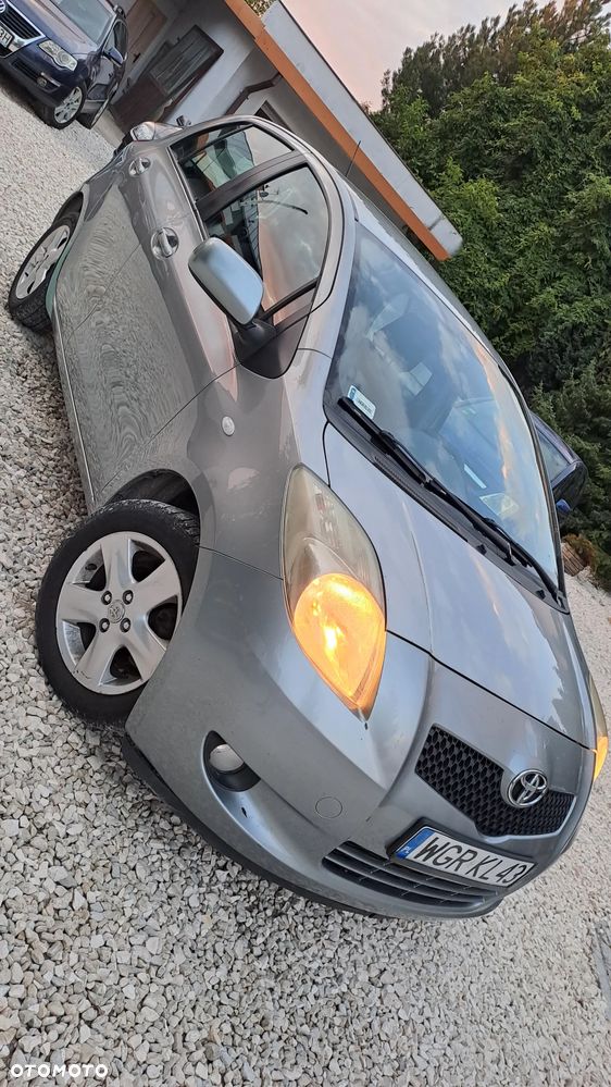 Toyota Yaris 1.3 Sol - 1