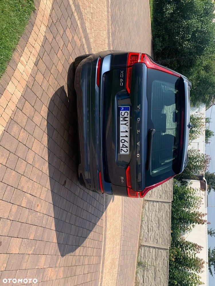 Volvo XC 60 B4 D AWD Momentum Pro - 4