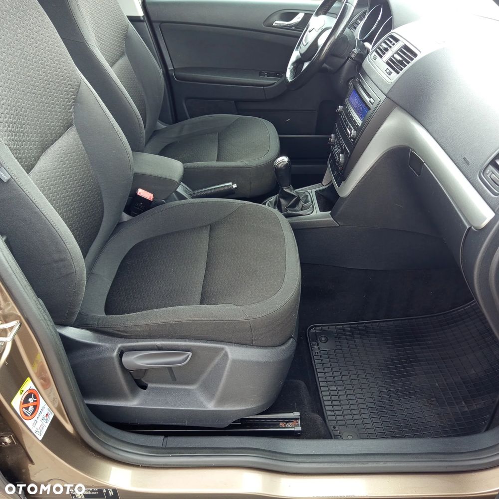 Skoda Yeti 1.4 TSI Experience PLUS EDITION - 26