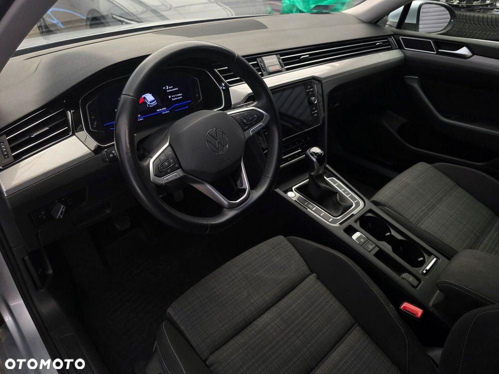 Volkswagen Passat Variant - 11