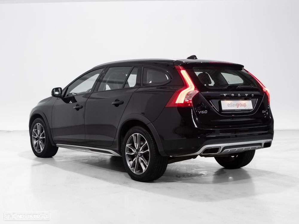 Volvo V60 Cross Country - 4
