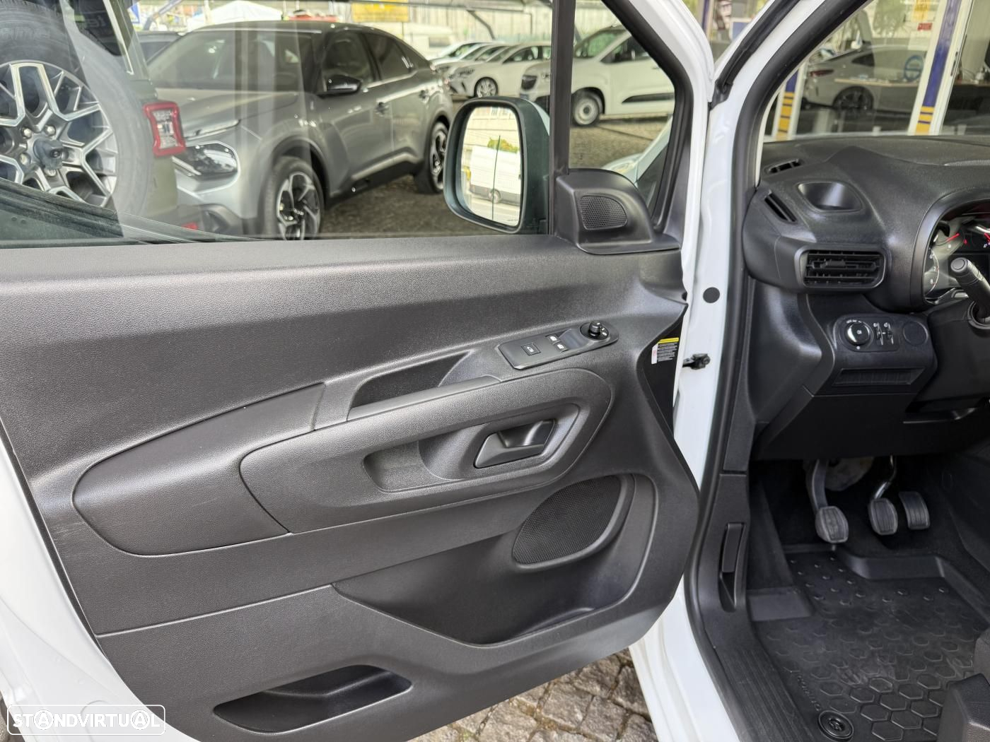 Opel Combo 1.5 CDTI IVA Dedutivel 3 Lug. Ecrã - 19