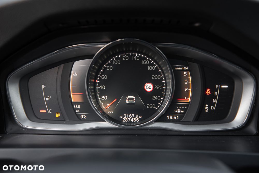 Volvo V60 Cross Country - 20