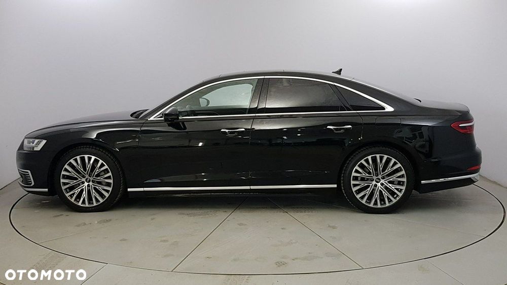Audi A8 - 4
