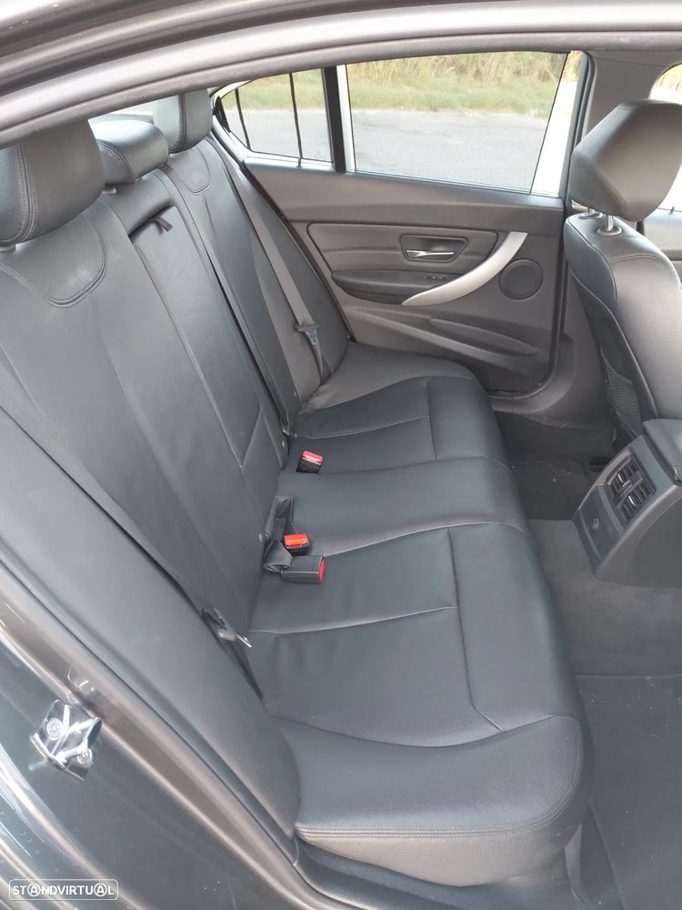 BMW 320 d EfficientDynamics Line Luxury - 7