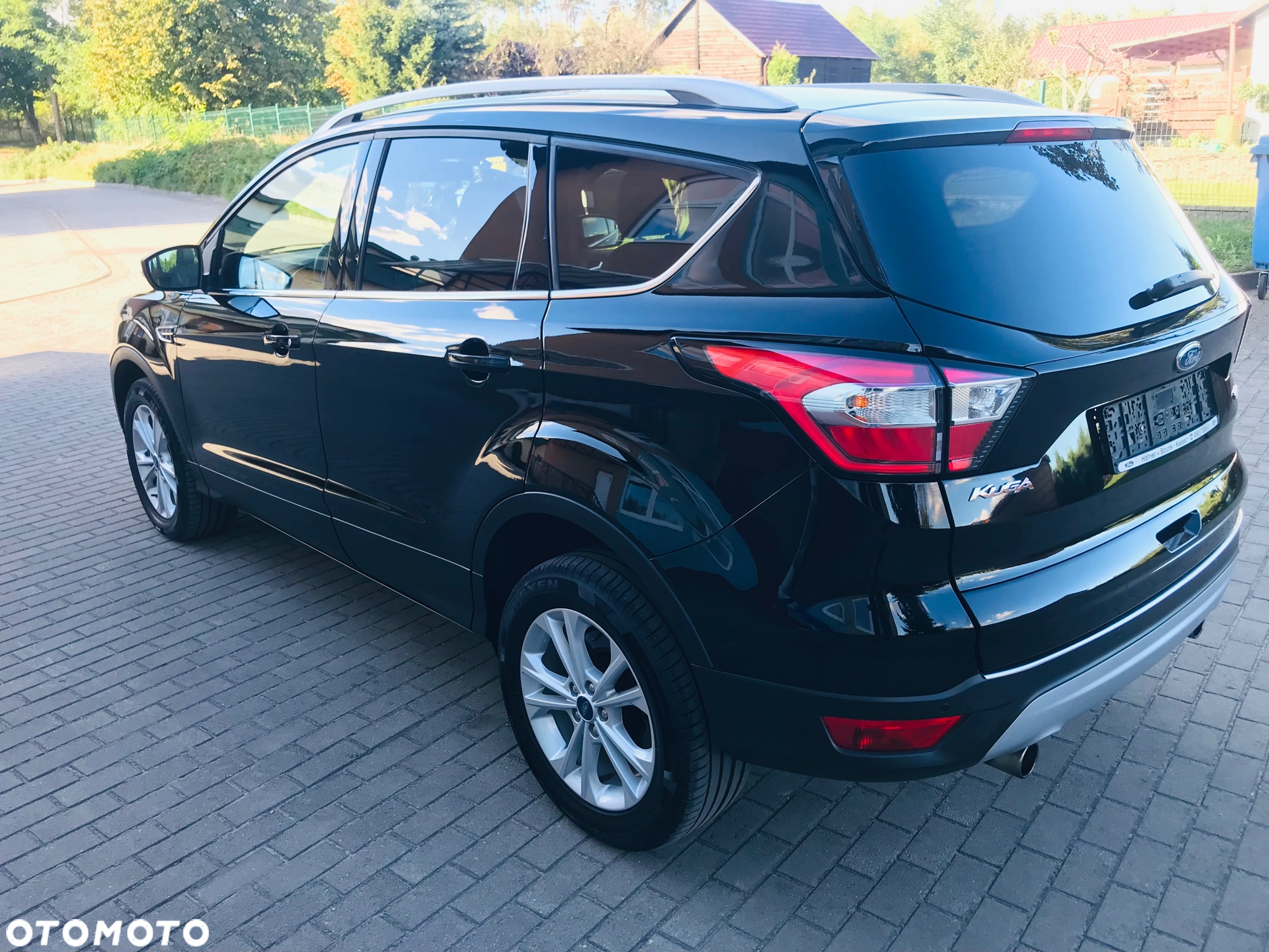 Ford Kuga 1.5 EcoBoost 2x4 Black & Silver - 4
